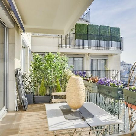 Charming Apartment With Terrace By Weekome Paris Bagian luar foto