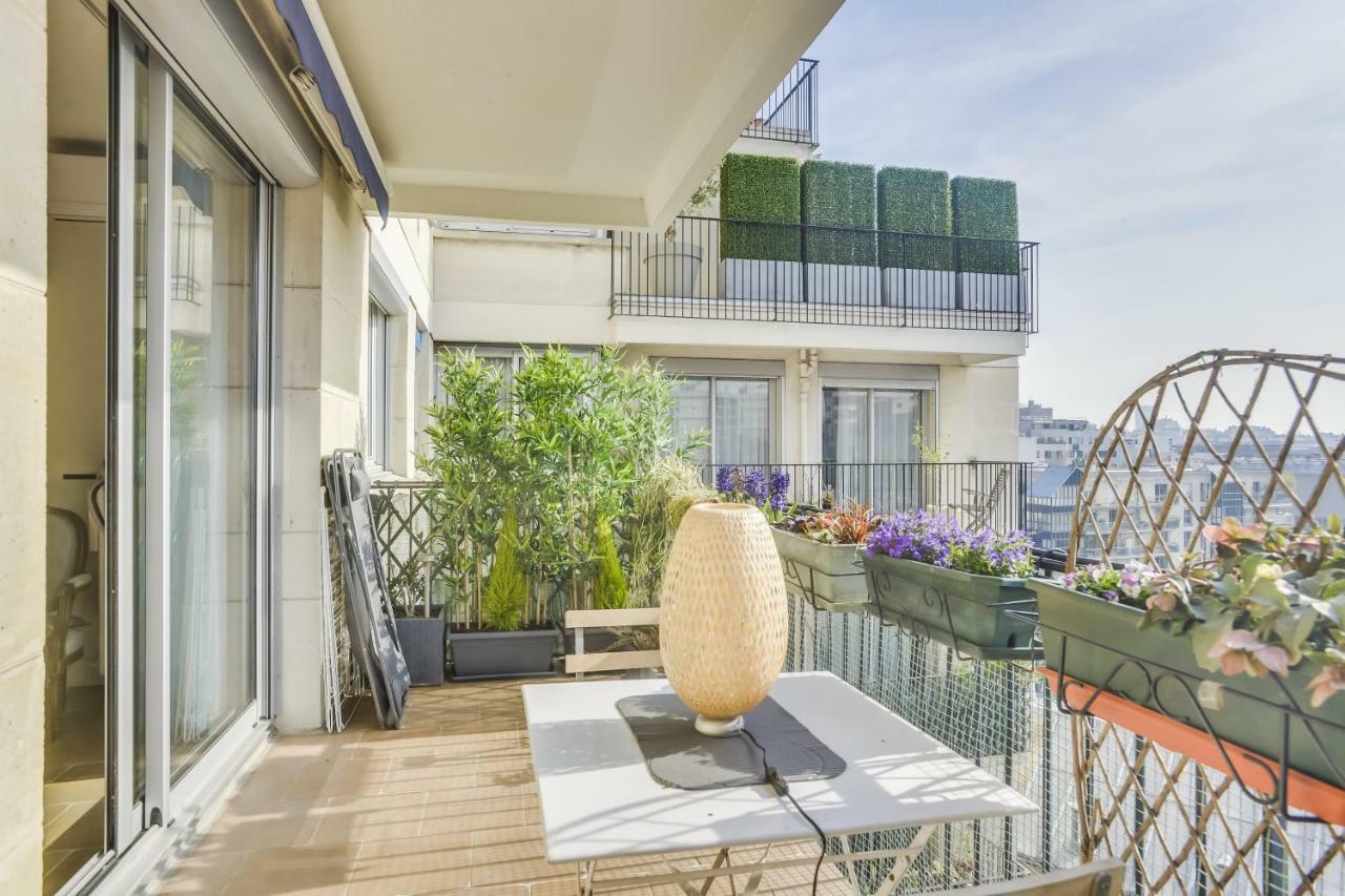 Charming Apartment With Terrace By Weekome Paris Bagian luar foto