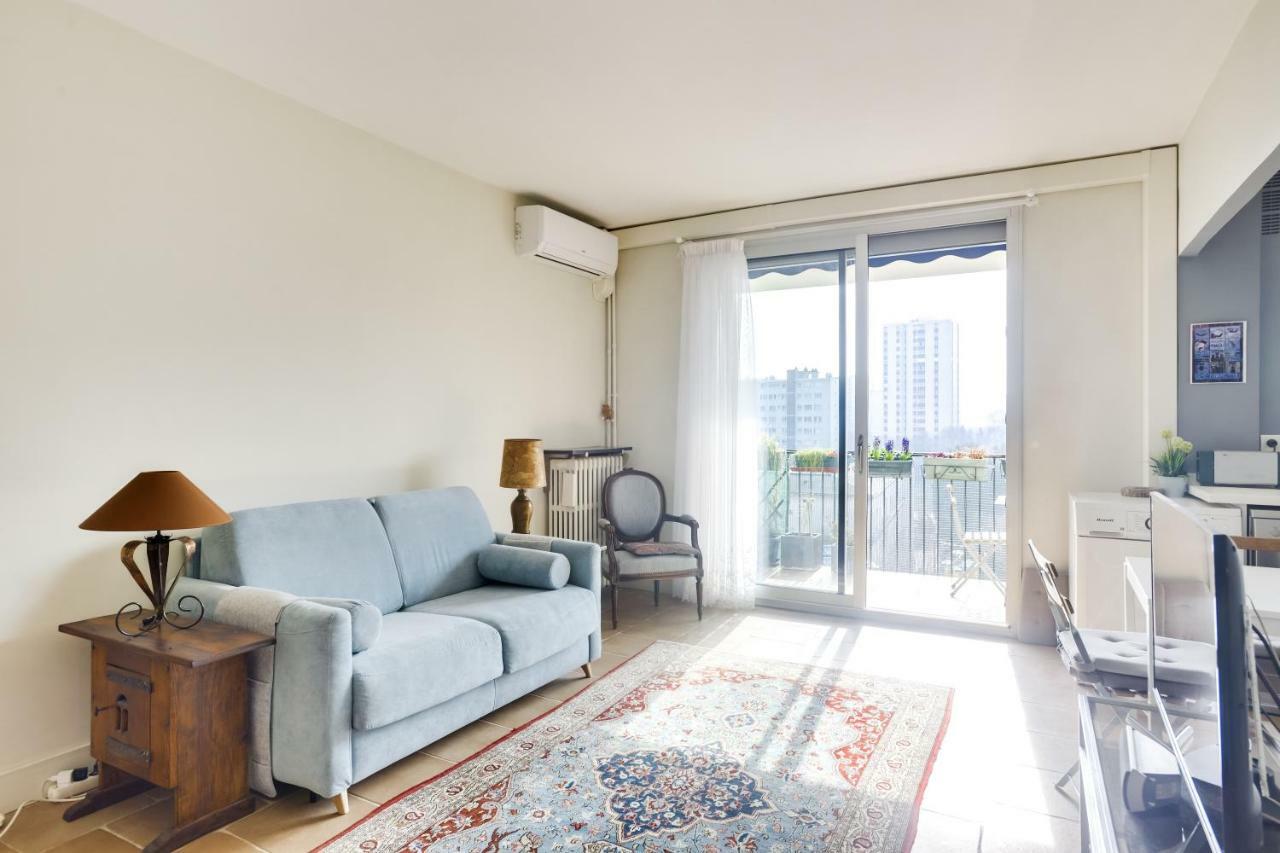 Charming Apartment With Terrace By Weekome Paris Bagian luar foto