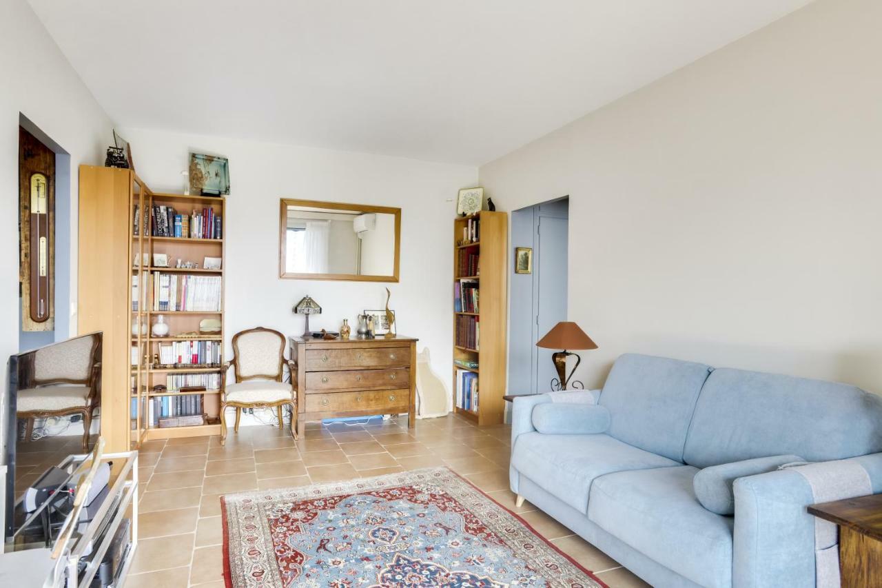 Charming Apartment With Terrace By Weekome Paris Bagian luar foto