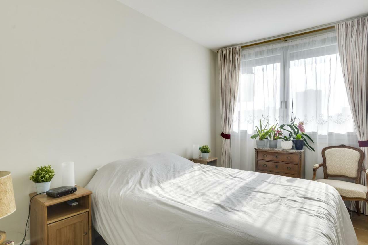 Charming Apartment With Terrace By Weekome Paris Bagian luar foto